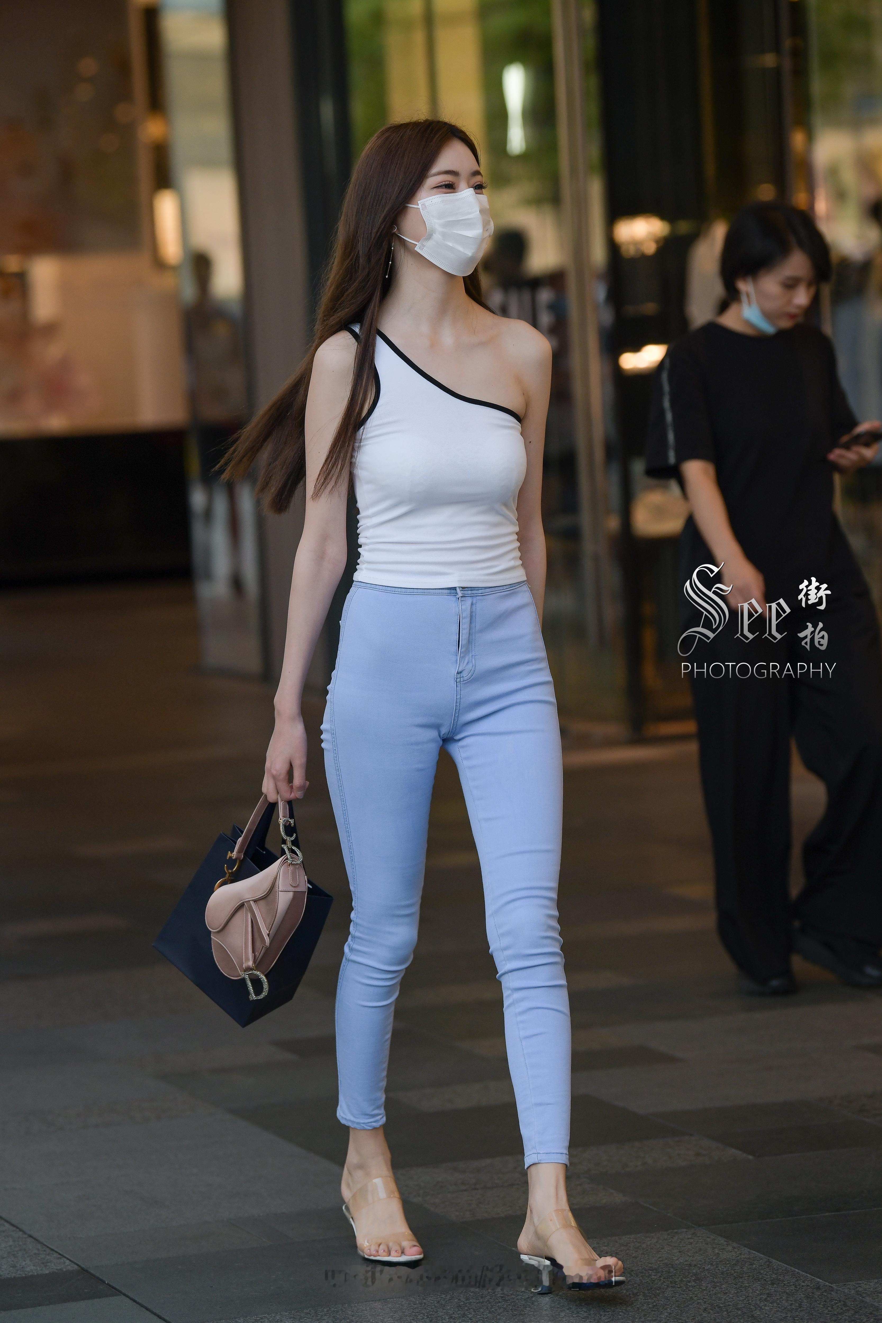 牛仔裤简单百搭~~ ​​​