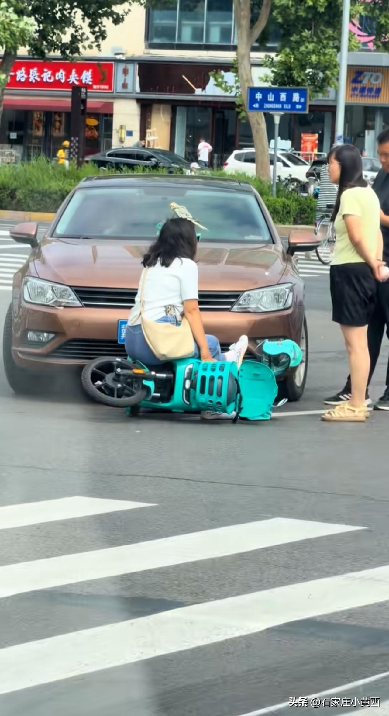 夏日生活打卡季把故事刻在身上，难道不酷吗？石家庄太和附近这辆私家车与共享电动车的