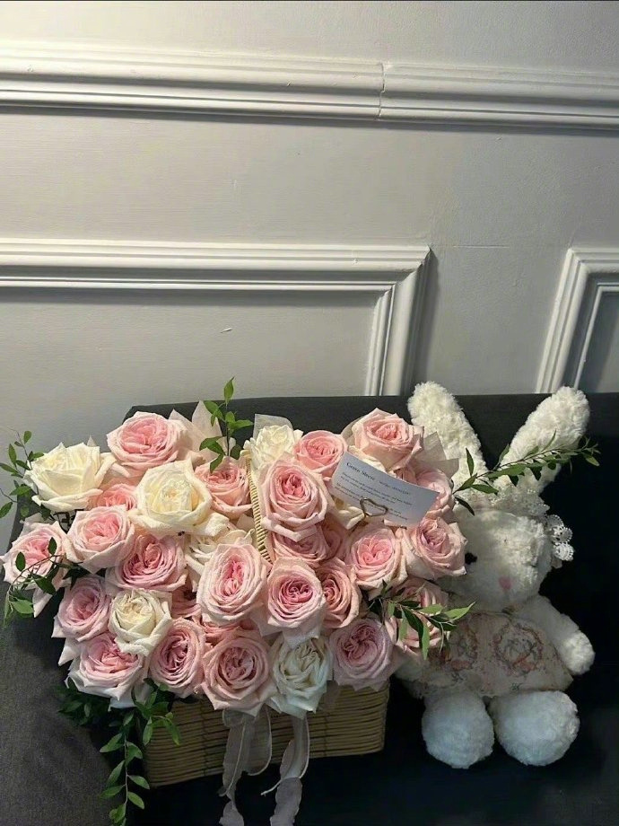 🌷𝙎𝙬𝙚𝙚𝙩 𝙏𝙞𝙢𝙚“世间何来常青树 心中不负 便胜朝朝暮