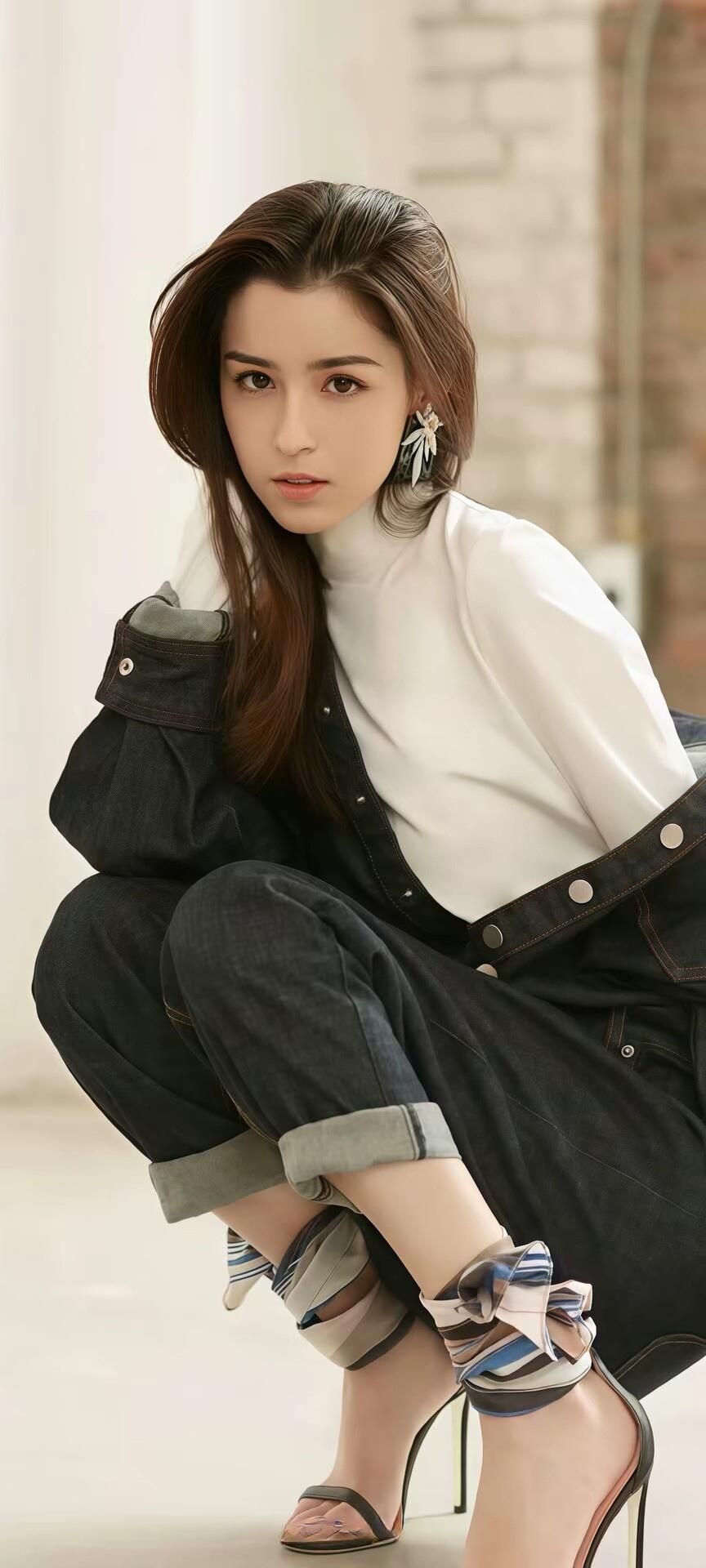 都市雅痞风穿搭指南，黑白配尽显时尚魅力！