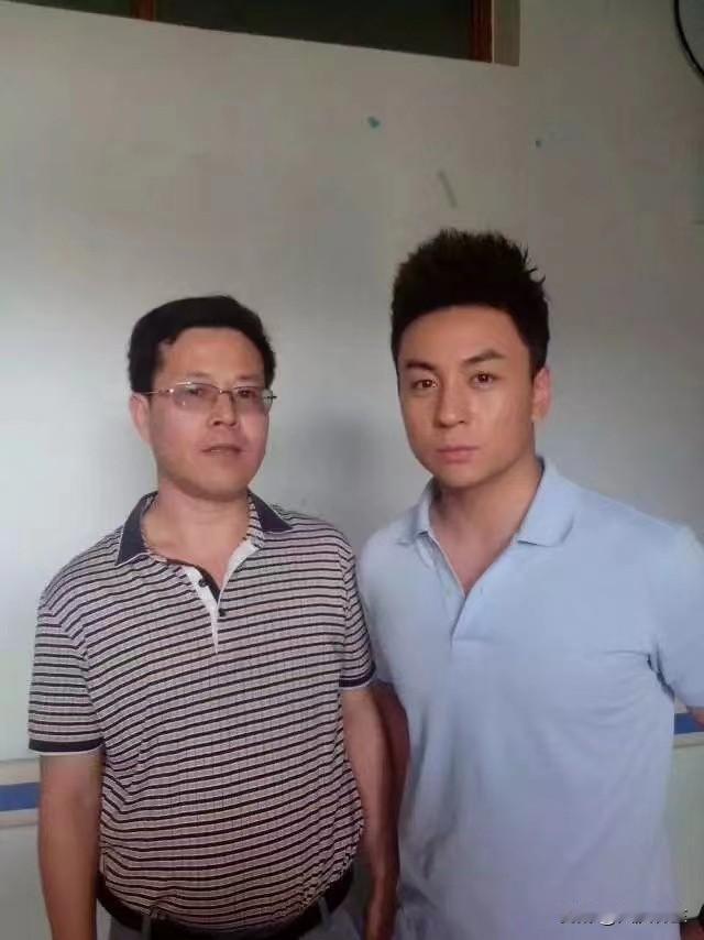 释小龙都36岁了，晒晒他与我的合影

今天看到热搜消息：释小龙都36岁了。
不禁