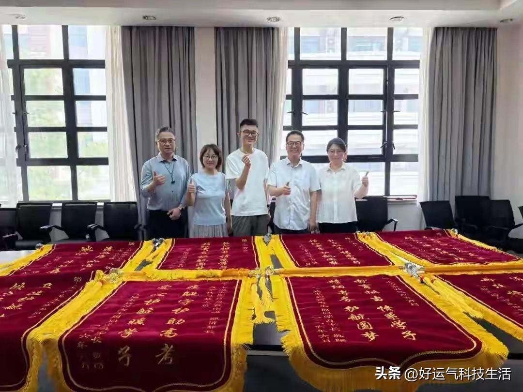 乘坐120参加高考的孩子才是真正的强者，从来都逆风翻盘！上海考生周宇谦的高考故事
