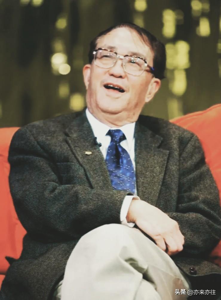 还记得他么？作为中国影坛泰斗，谢晋的名字响彻银幕，《女篮五号》《红色娘子军》等作