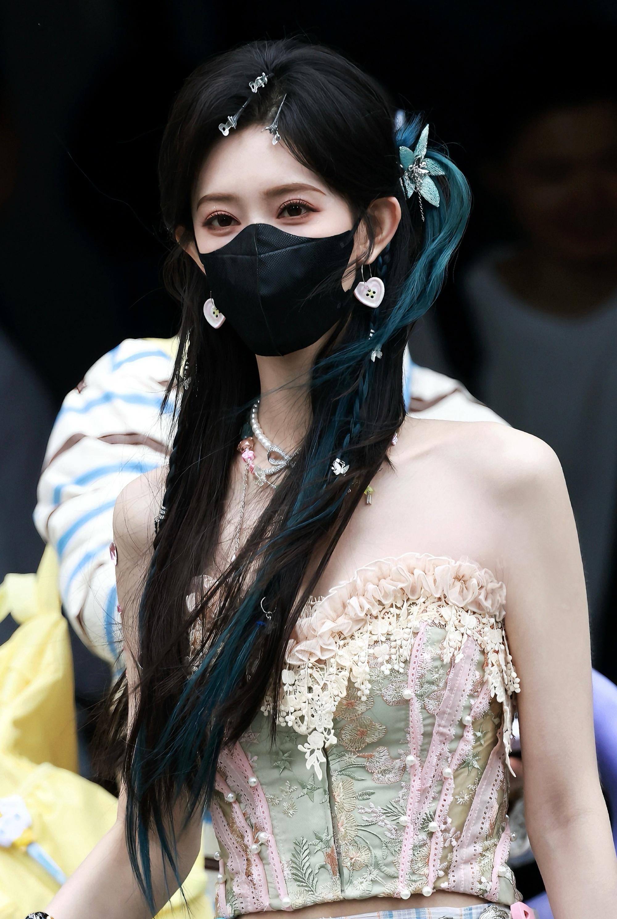 孟子义[超话]  孟子义的身材简直也太好了，真的是隔着屏幕都能感受到这多么美 ​