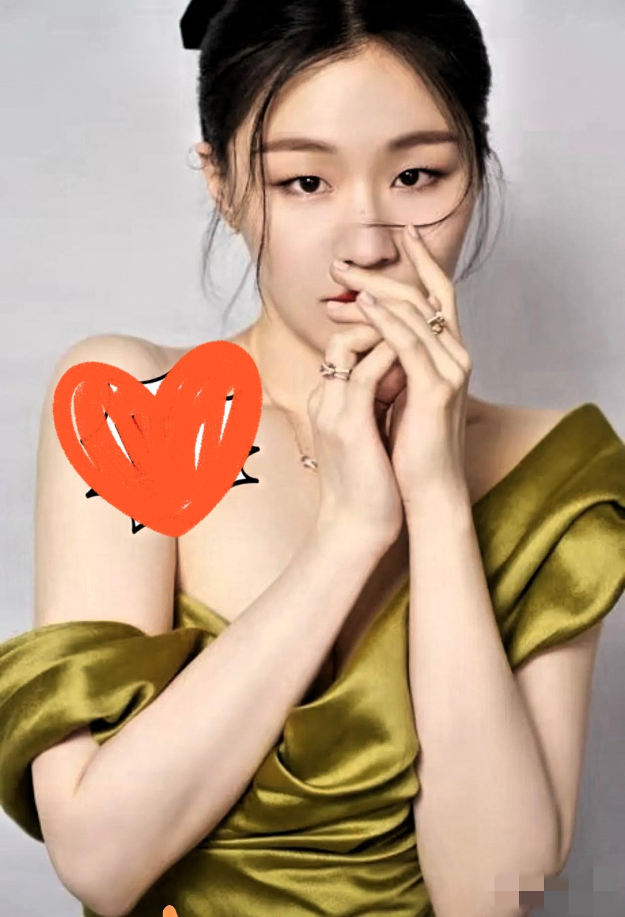 今天娱乐圈这瓜真的震碎三观
王家卫那层“文艺男神”的滤镜
算是被一段录音彻底撕烂