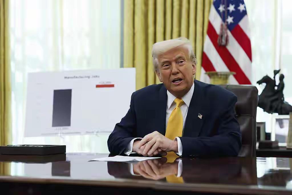 突发，特朗普说美国不再资助乌克兰，还称现在通过北约供应武器收钱。他还大放厥词，说