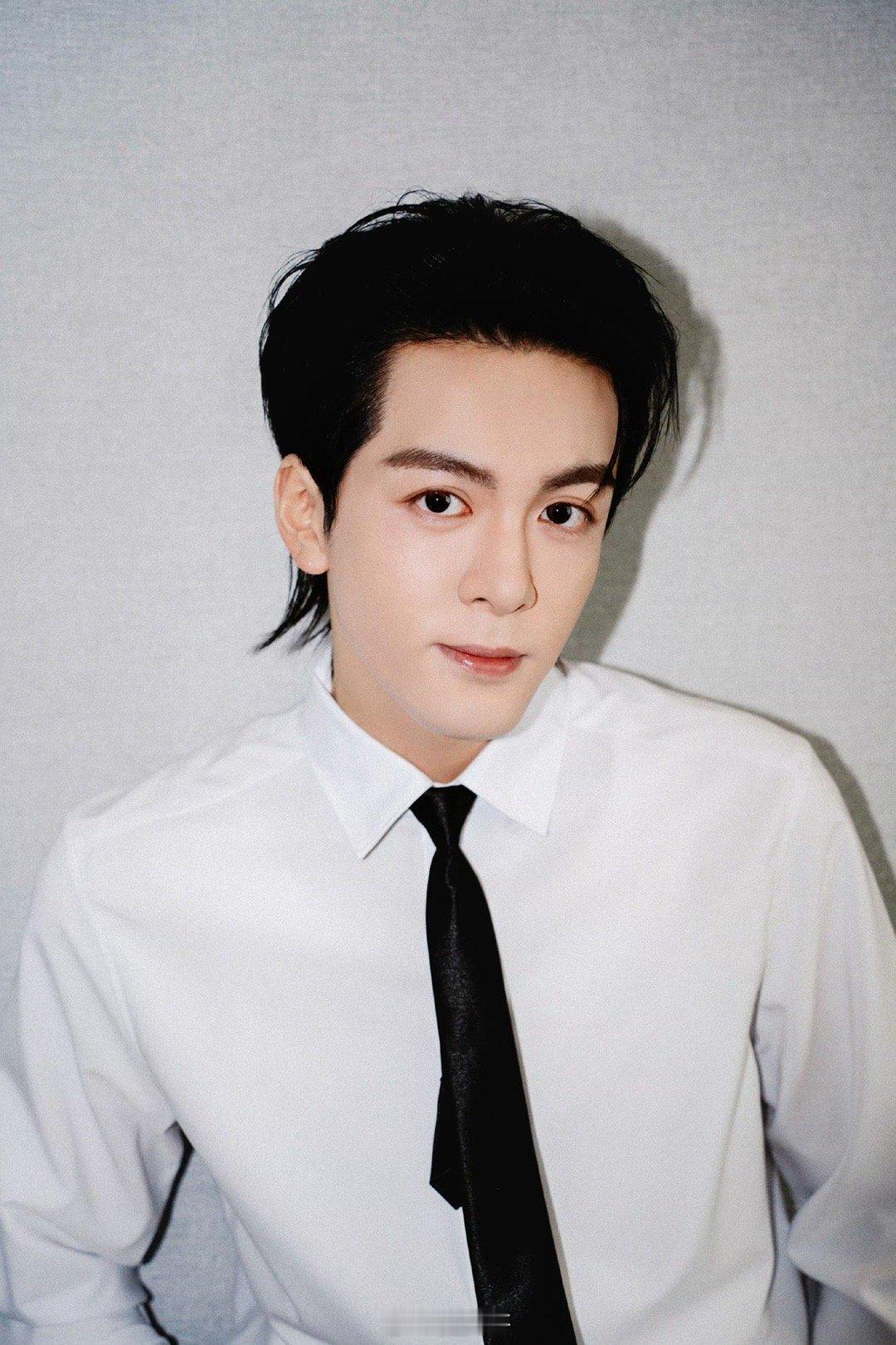 曾舜晞或将主演乱臣安妮薇人气小说改编的电视剧《乱臣》影视化筹备中，曾舜晞或将主演