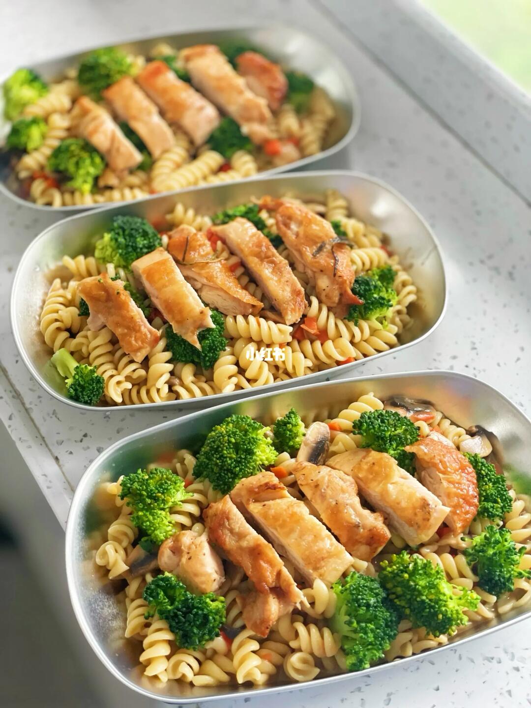 干净饮食真很快乐🔥蘑菇螺蛳粉配鸡排🍝