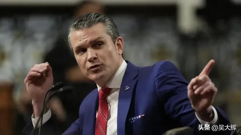 美国战争部长皮特·赫格塞斯声称，伊朗的新任最高领袖“已受伤，且可能已被毁容”。