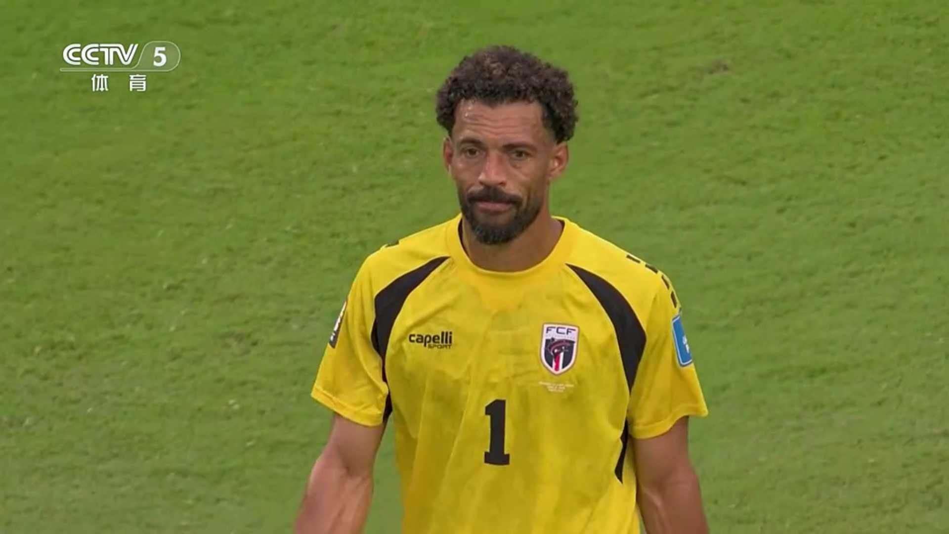 世界杯乌拉圭vs佛得角 乌拉圭上半场临近结束连入两球，2:1领先佛得角 