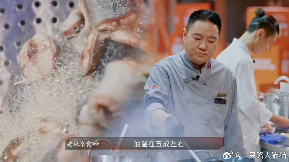 东亚父女关系在此刻具象化了好像看到了自己的父母，爸爸总是这样担心孩子受苦，默默的