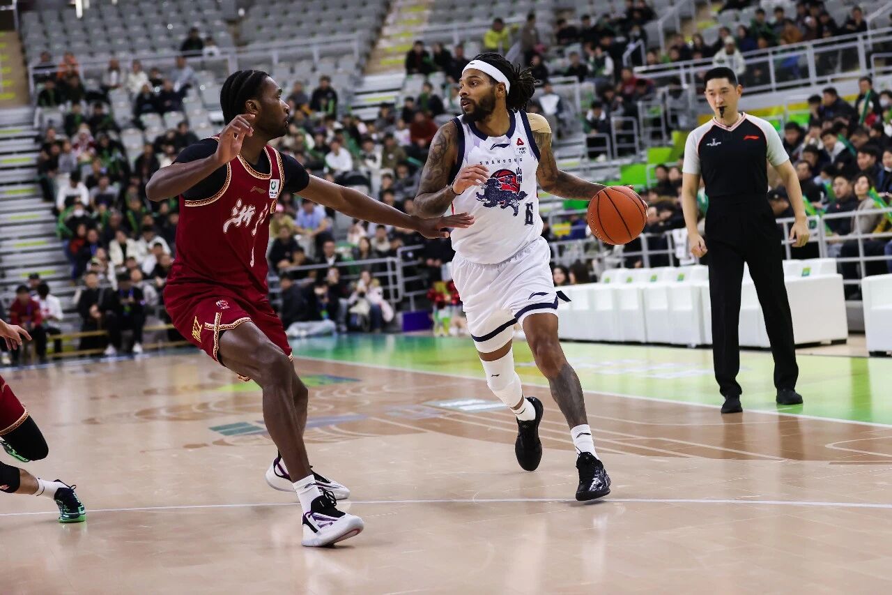 山东男篮总结比赛：谢智杰成功填补高诗岩缺阵留下的空白