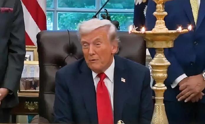 特朗普总统：
我爱印度人民，我们正在努力与我们两国达成一些伟大的协议。
我今天和
