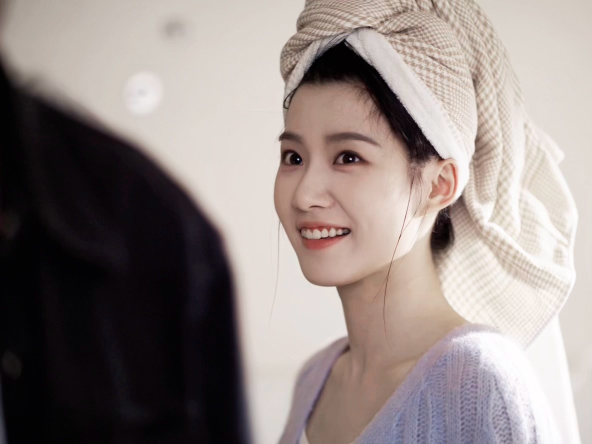 我洗完头原本打算长这样的：女明星干发帽镜头橘子夜聊