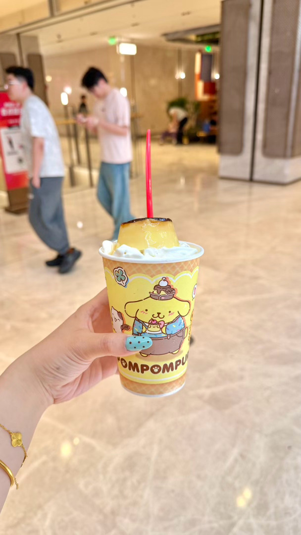 💭🫶🏻🧋🛍️🩰🍪👩🏻❤️💋👩🏻 