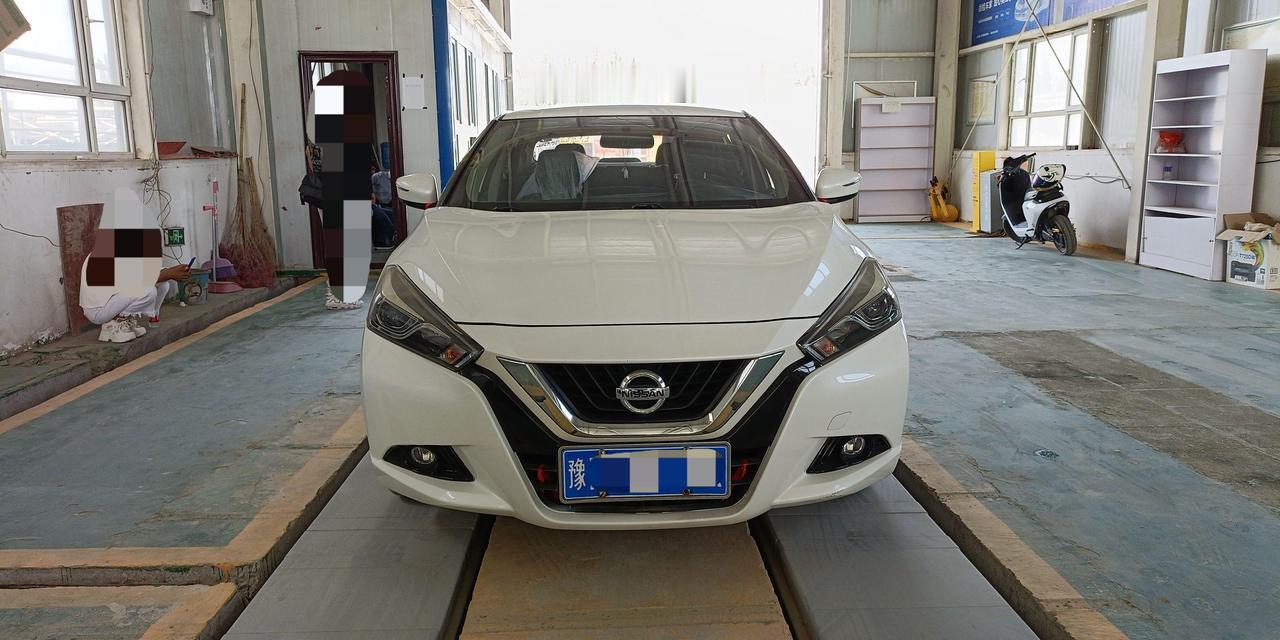 九年前的鸟车，卖3万多是不是抢钱？
前两天验了一台日产家的鸟车，它的骨骼造型比较