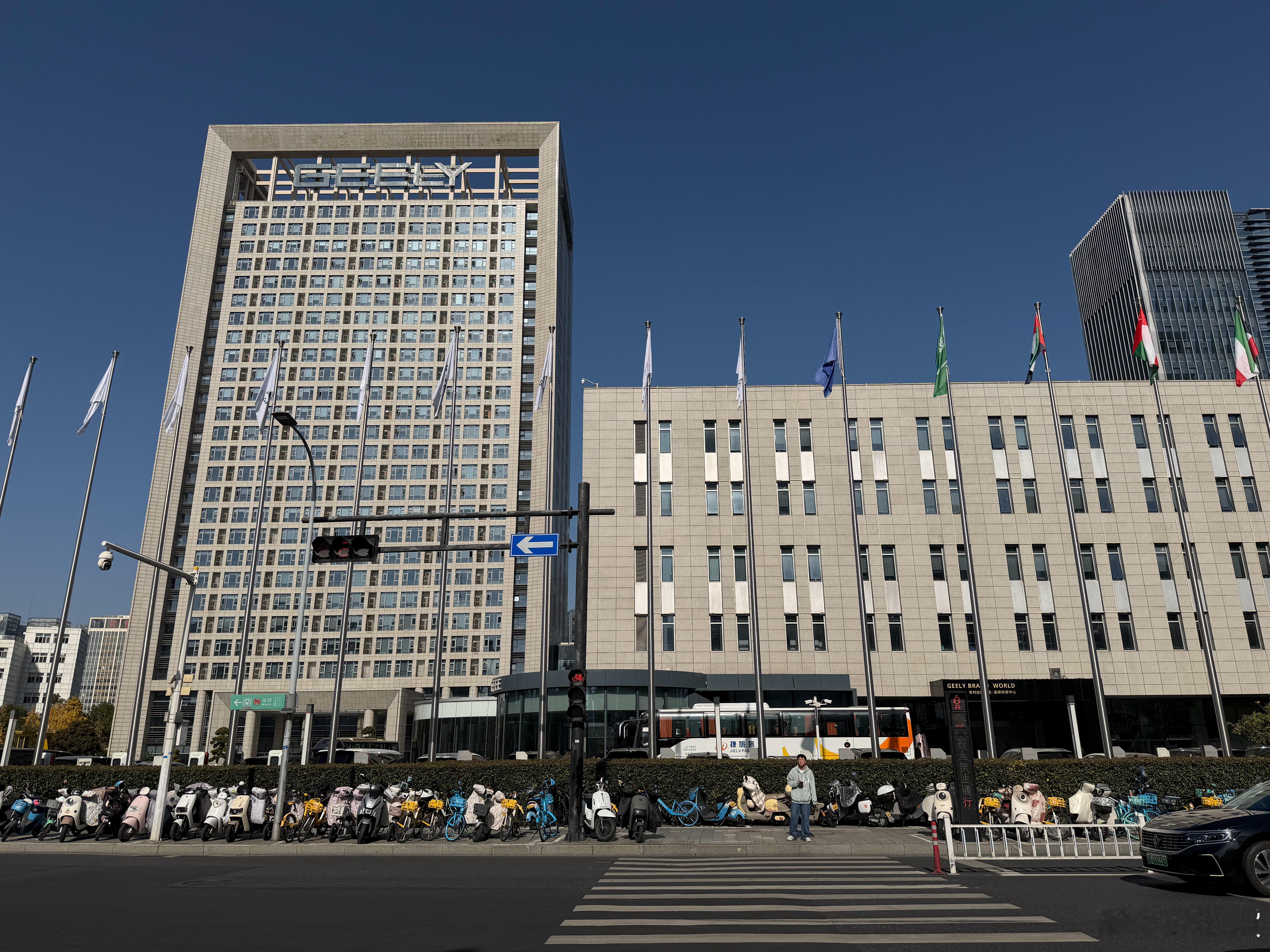 过来开9X啦吉利极氪9x 杭州·浙江吉利控股集团有限公司