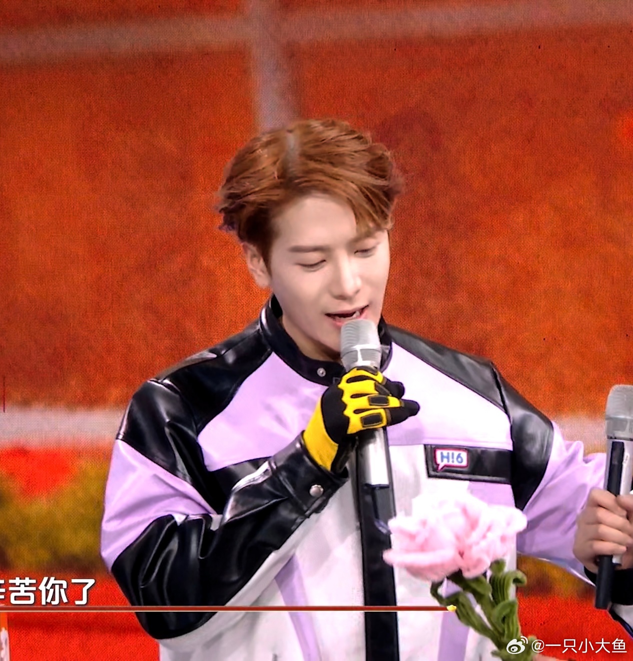 我被王嘉尔帅晕了🧎🏻♀️🧎🏻♀️🧎🏻♀️王嘉尔这一跳给李雪琴吊成翘嘴