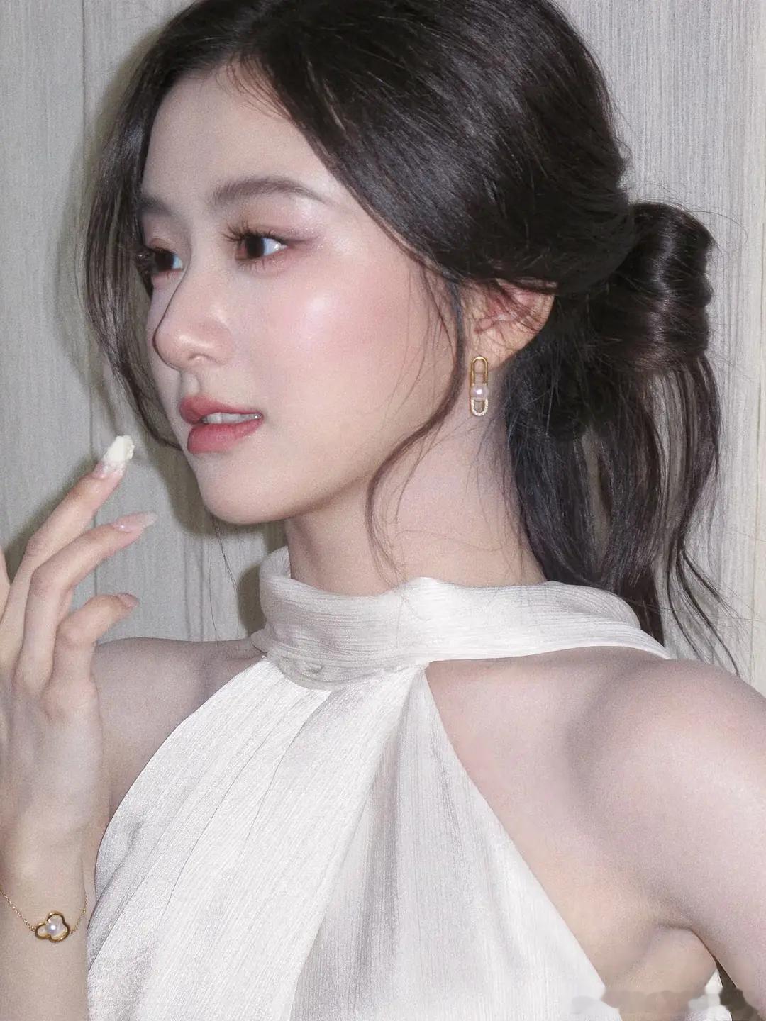 包上恩的脸，在内娱能有一席之地吗？或者说，在05🌸会成为顶流吗？ 