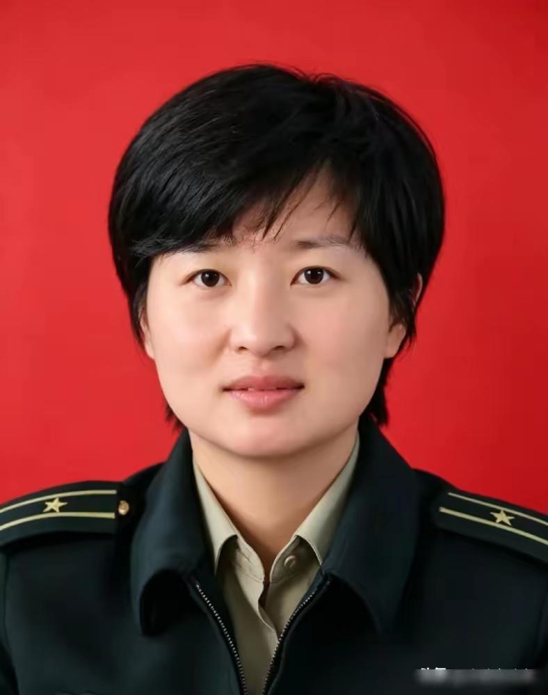 读完这段履历，心里只有一个感慨：有些人，天生就是为战位而生的。

你要是以为这就