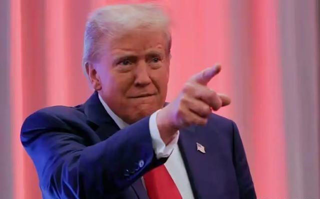 特朗普没招了。针对美国不间断的科技封锁、经济打压，中国在被动防守中已逐步形成体系