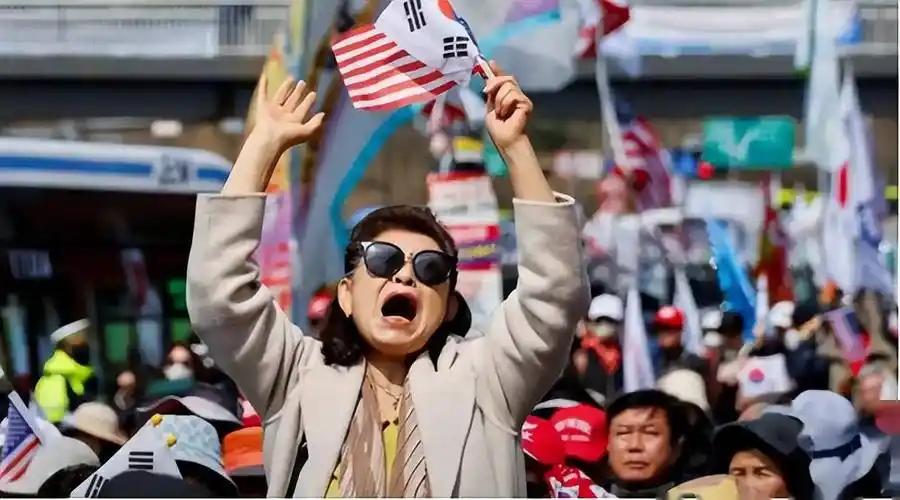 韩国真正的困境并非财阀垄断或性别对立而是人口密度极限下的社会焦虑与自我消耗循环被