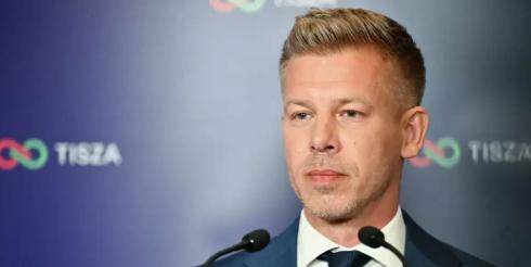 匈牙利民众想追求一个完美的世界，那就一定会被颜色革命所套路 

欧尔班这个成熟的