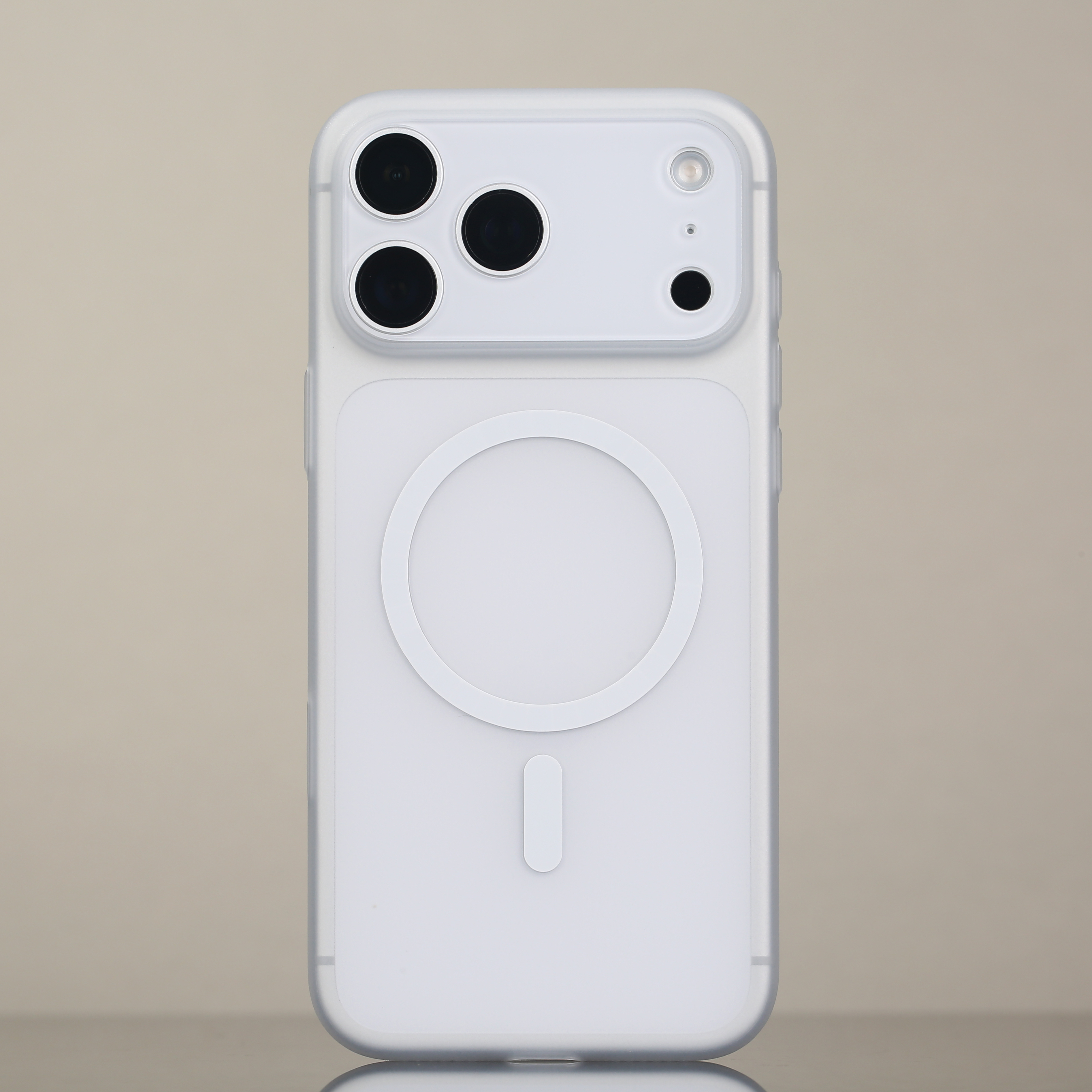 iPhone17Pro /17ProMax 还有一款新壳子PP 磁吸，外嵌磁圈，