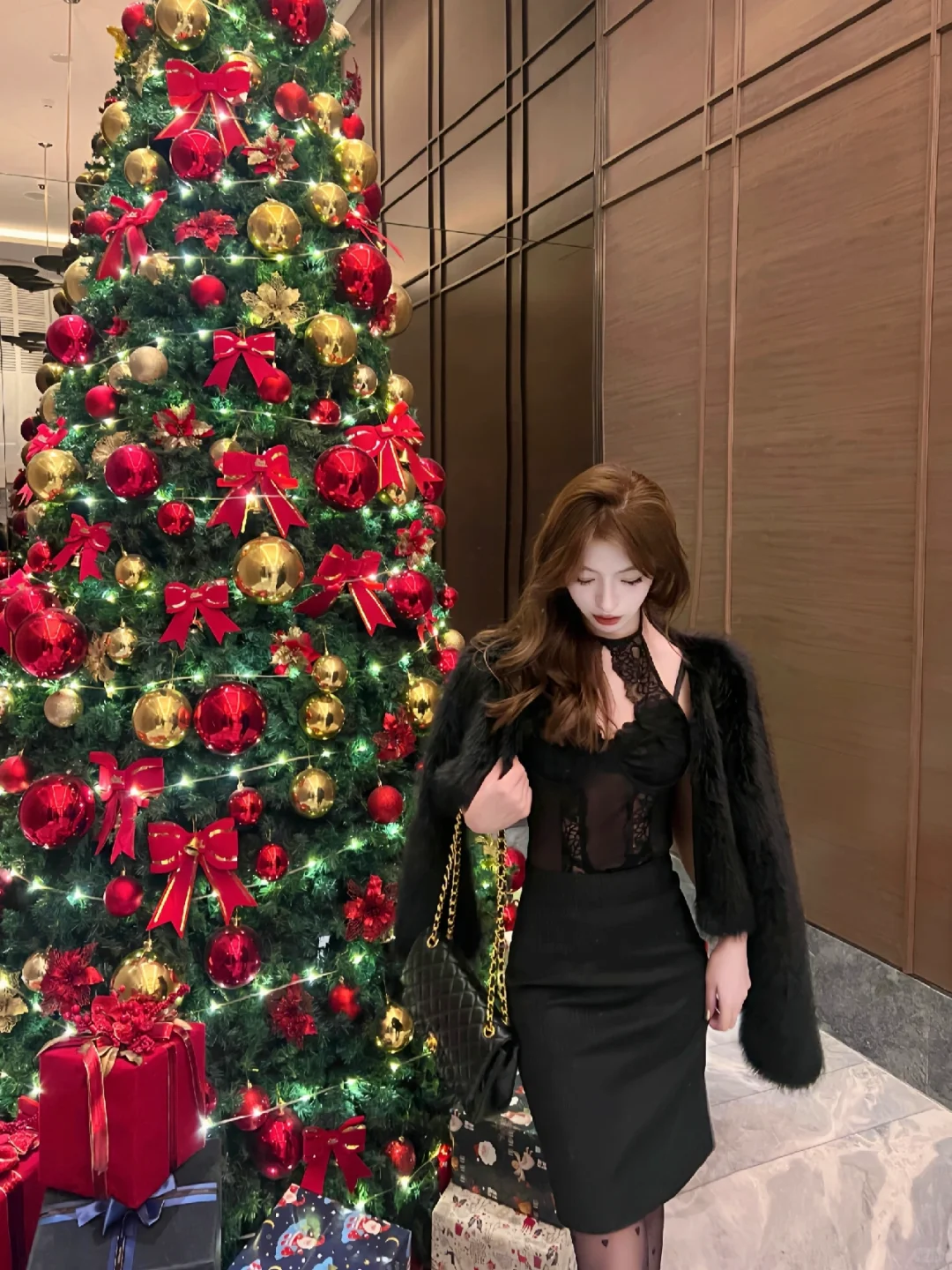 圣诞节日穿搭 圣诞树拍照 济南圣诞树 圣诞氛围这么拍圣诞约会这样穿