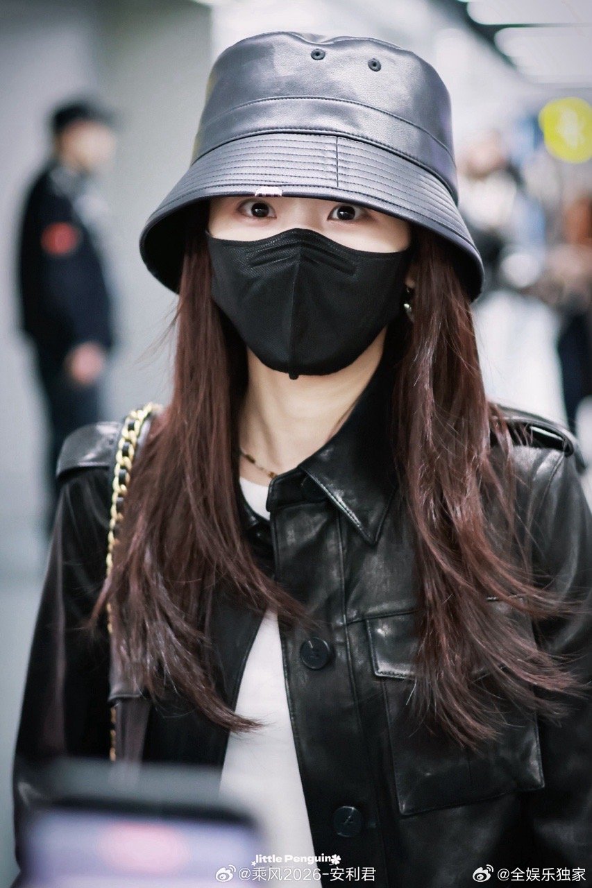 张慧雯出发录乘风2026乘风2026张慧雯粉丝脑洞好大，把热搜打印送张慧雯，姐姐