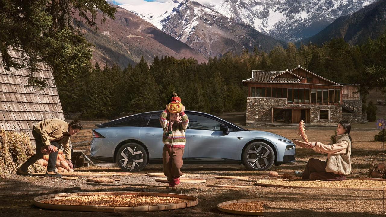 小鹏P7+美图分享，新款P7+不知道能不能重回稳态8000的局面？
这次外形改了