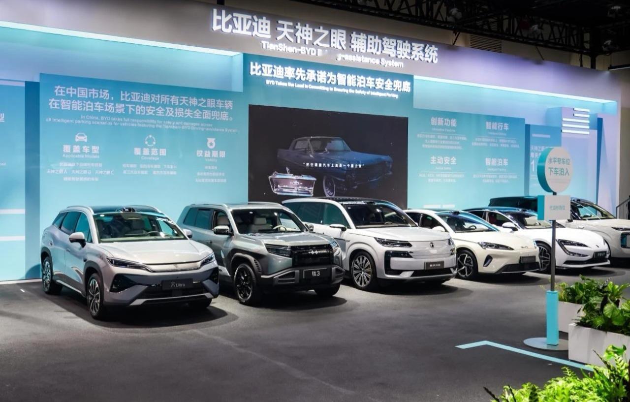 比亚迪赢麻了！！
     怎么说？看这次2026北京国际车展，比亚迪带来全阵容