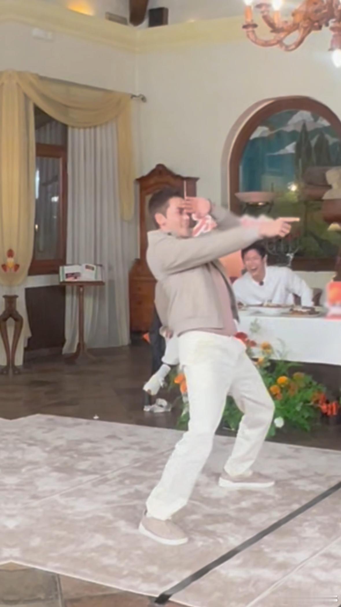 陈伟霆输了粤语但跳舞通杀现在就出发 粤语或许是陈伟霆的“软肋”，但舞蹈绝对是他的