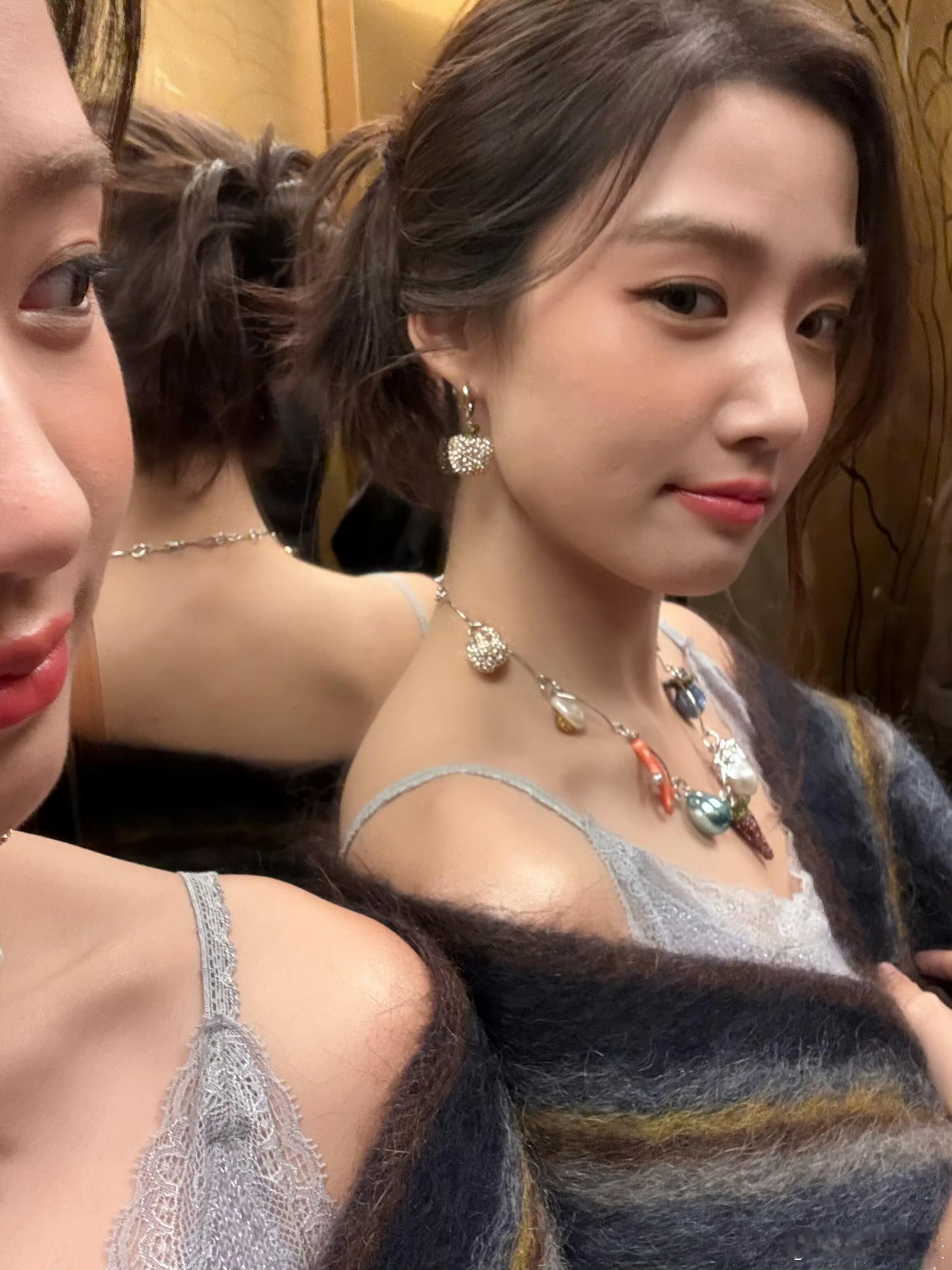 卢昱晓  卢昱晓|存一组贵气噜噜晓神图✨越看越好看啊！卢昱晓｜微博跨年狂欢节跨年