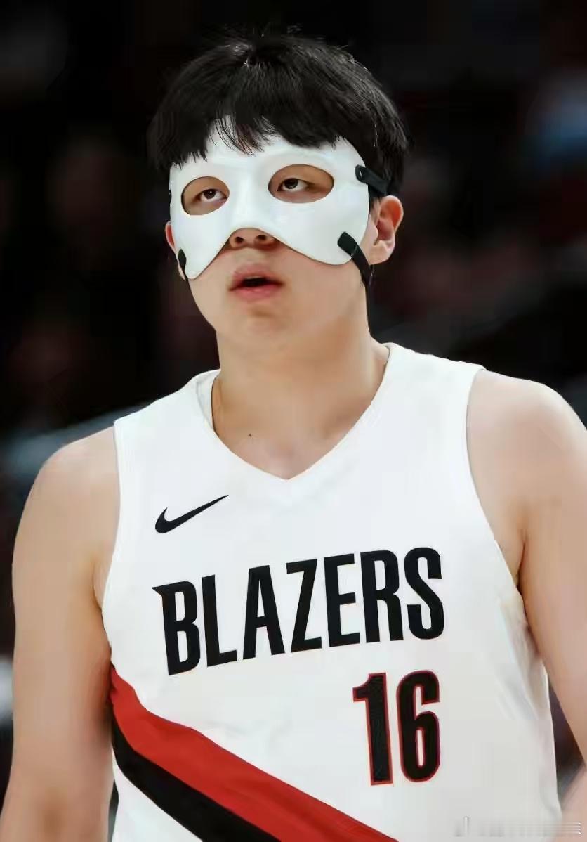 斯普利特是打算把杨瀚森养废吗？杨瀚森适合在替补阵容，持球组织，卡位背打，偶尔去外