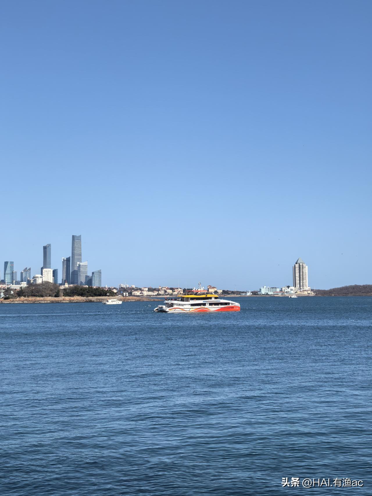 青岛的二手房市场确实在近期（2026年3月）呈现出成交量连续大涨的火热态势，可以