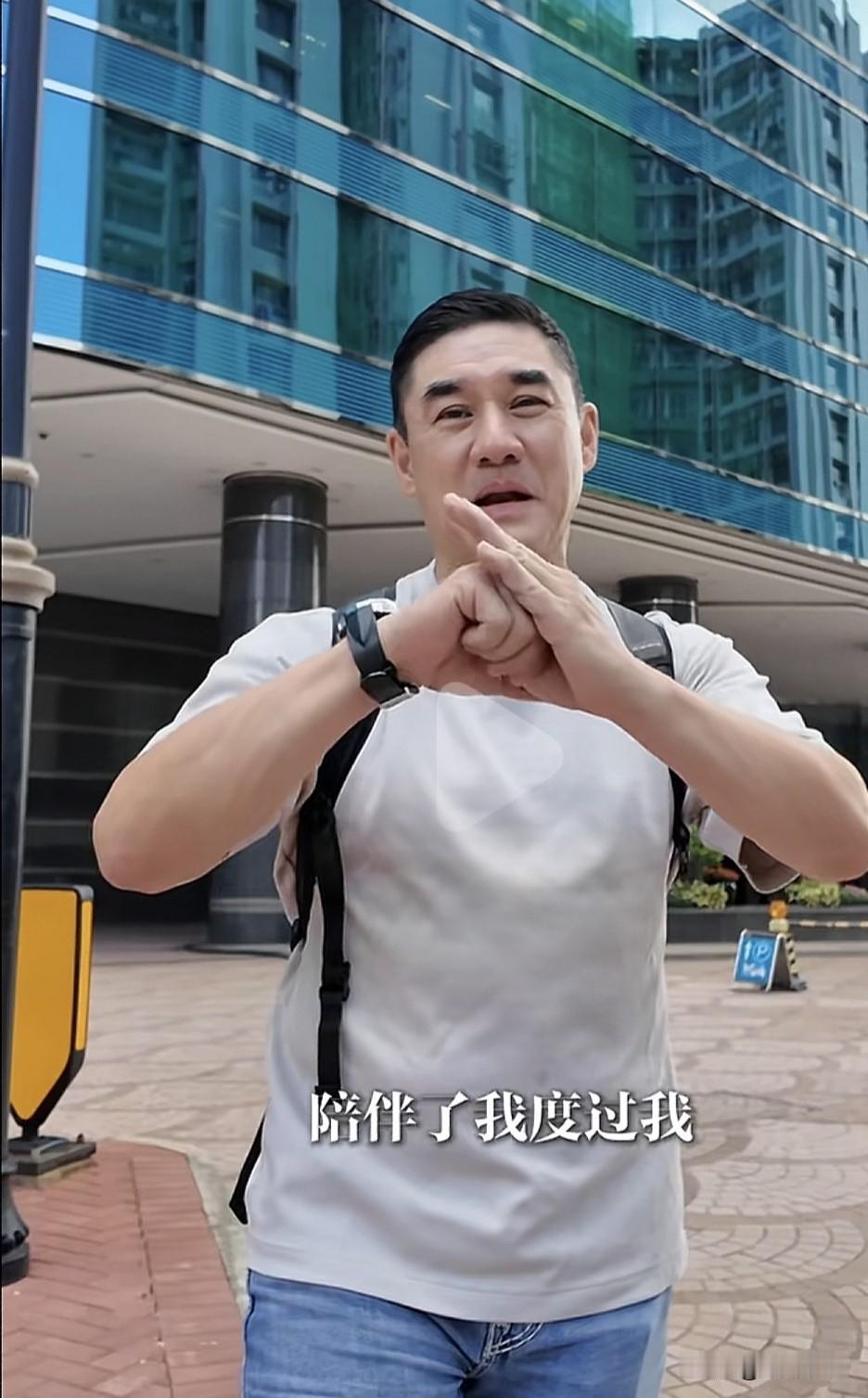 著名主持人吴大维重回昔日公司，与channel v深情道别。
5月8日，chan