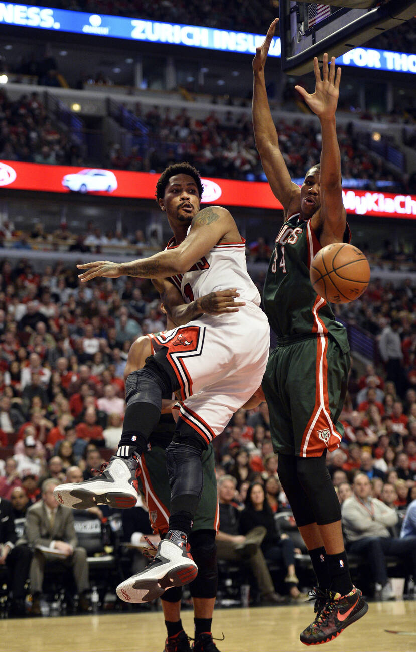 Derrick Rose 与幼年字母德里克罗斯