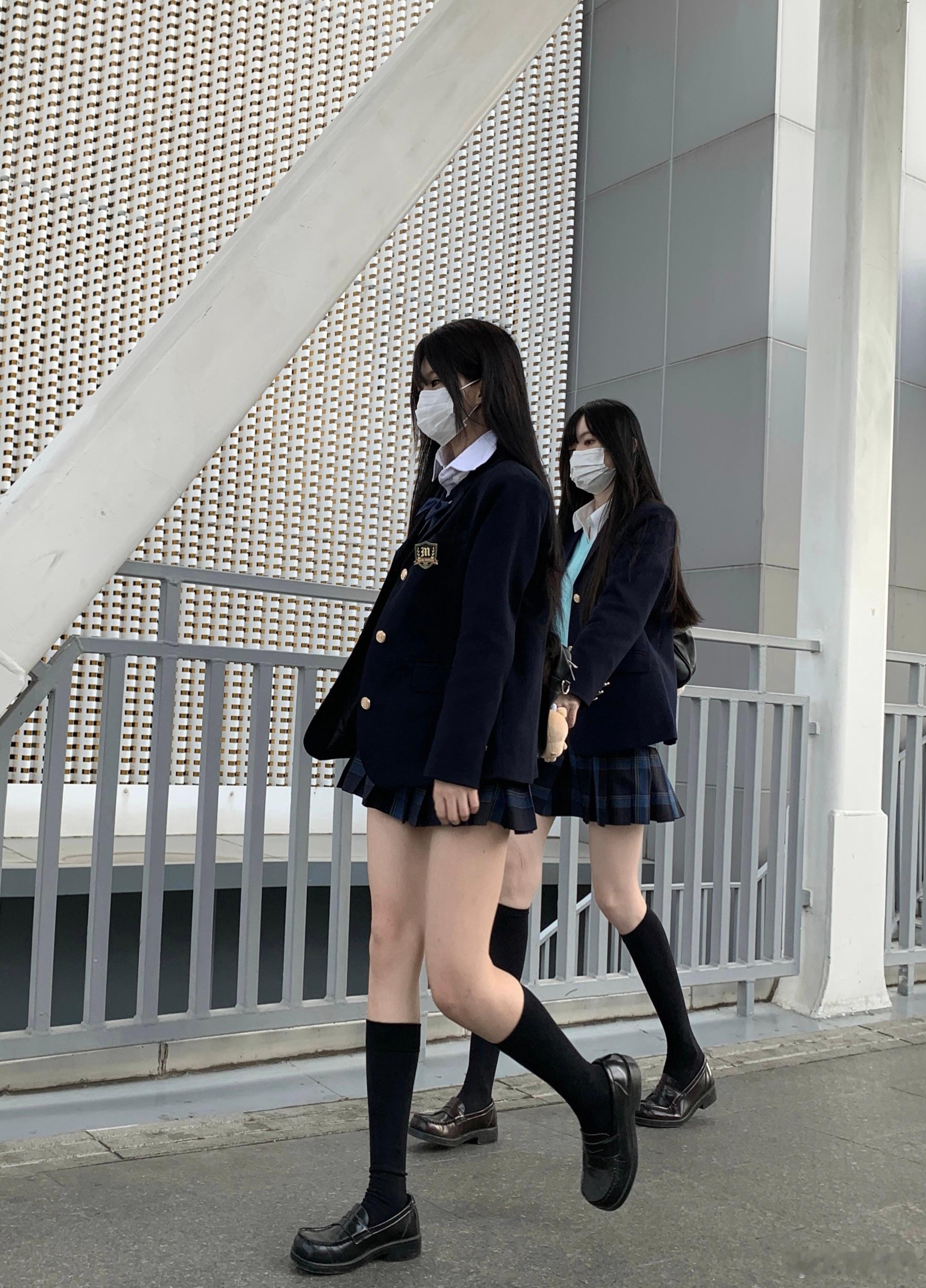 贴近 ​​​