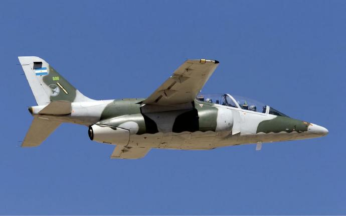 每天认识一件兵器 阿根廷IA-63“彭巴”教练/攻击机IA 63“彭巴”（Pam