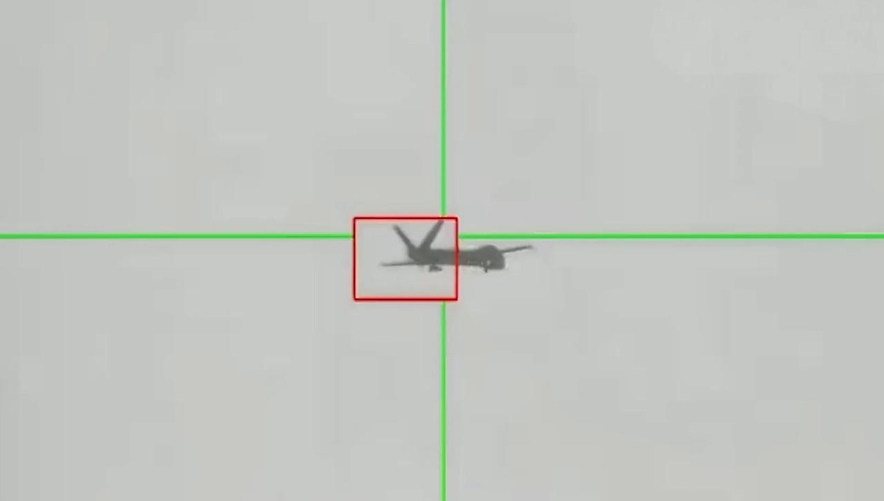 伊朗防空部队在领空击落了一架美军MQ-9无人机。
这种机动性差、速度慢的大型无人