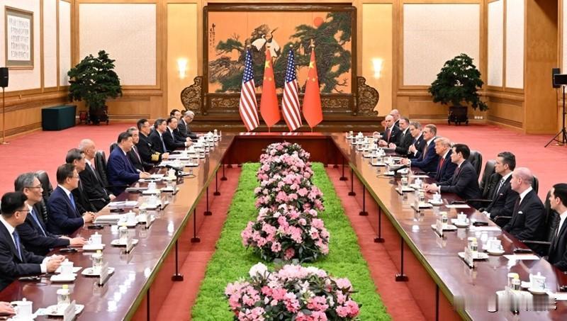 中美两国高层每一次面对面会谈，都牵动着全球目光，这次会谈的整体氛围，既没有剑拔弩