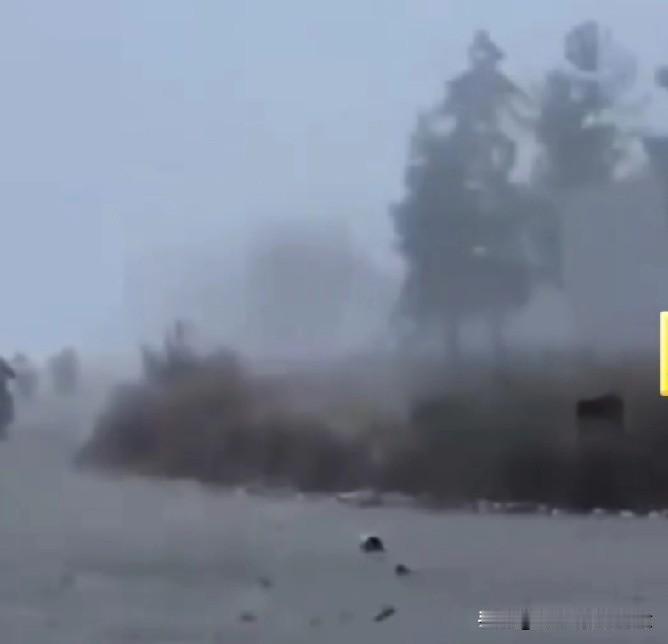 俄罗斯战斗机在训练中坠毁，两名飞行员死亡。
(路透社)-一架俄罗斯苏 -30战斗