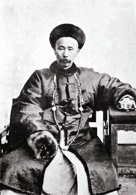 “69岁出征，他让人把自己的棺材也带上了。”
——左宗棠

1875年，清廷决定