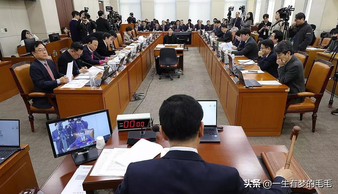 3月10日，韩国国会行政安全委员会召开全体会议，共同民主党将检察改革的重头戏《重