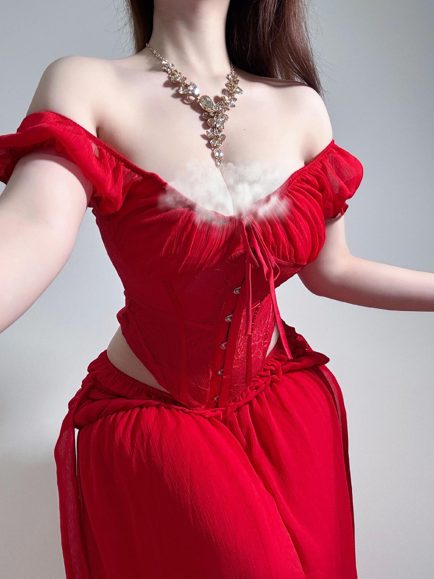 宴会小礼服女裙 超显身材的小仙女裙装推荐 微胖穿搭 海边穿搭 红色鱼骨抹胸