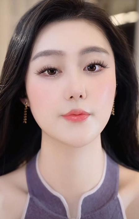 现在的情人关系
就是你爱我，
我爱你，
偷偷摸摸的在一起，
你有家，我也有家。