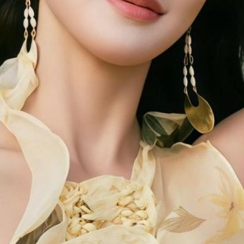 彭小苒承认恋情彭小苒公开承认恋情，祝福她终于找到属于自己的幸福港湾