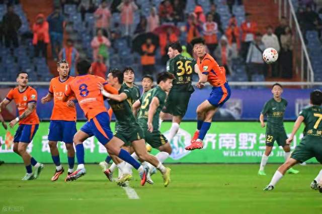 惊天复仇！5-0大屠杀+2张红牌！泰山吊打浙江，创下5大神级纪录