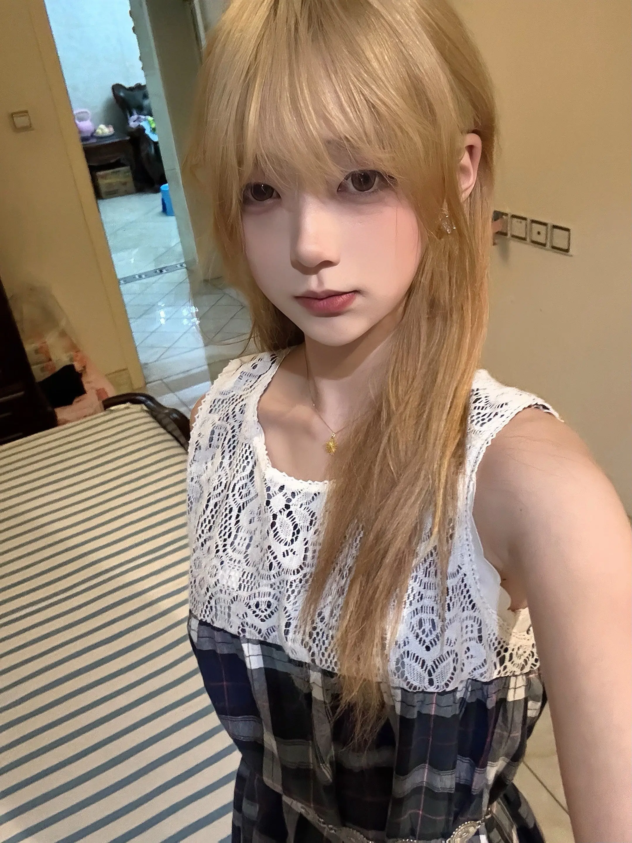 我们旖旎的青春如同烟花般飘落